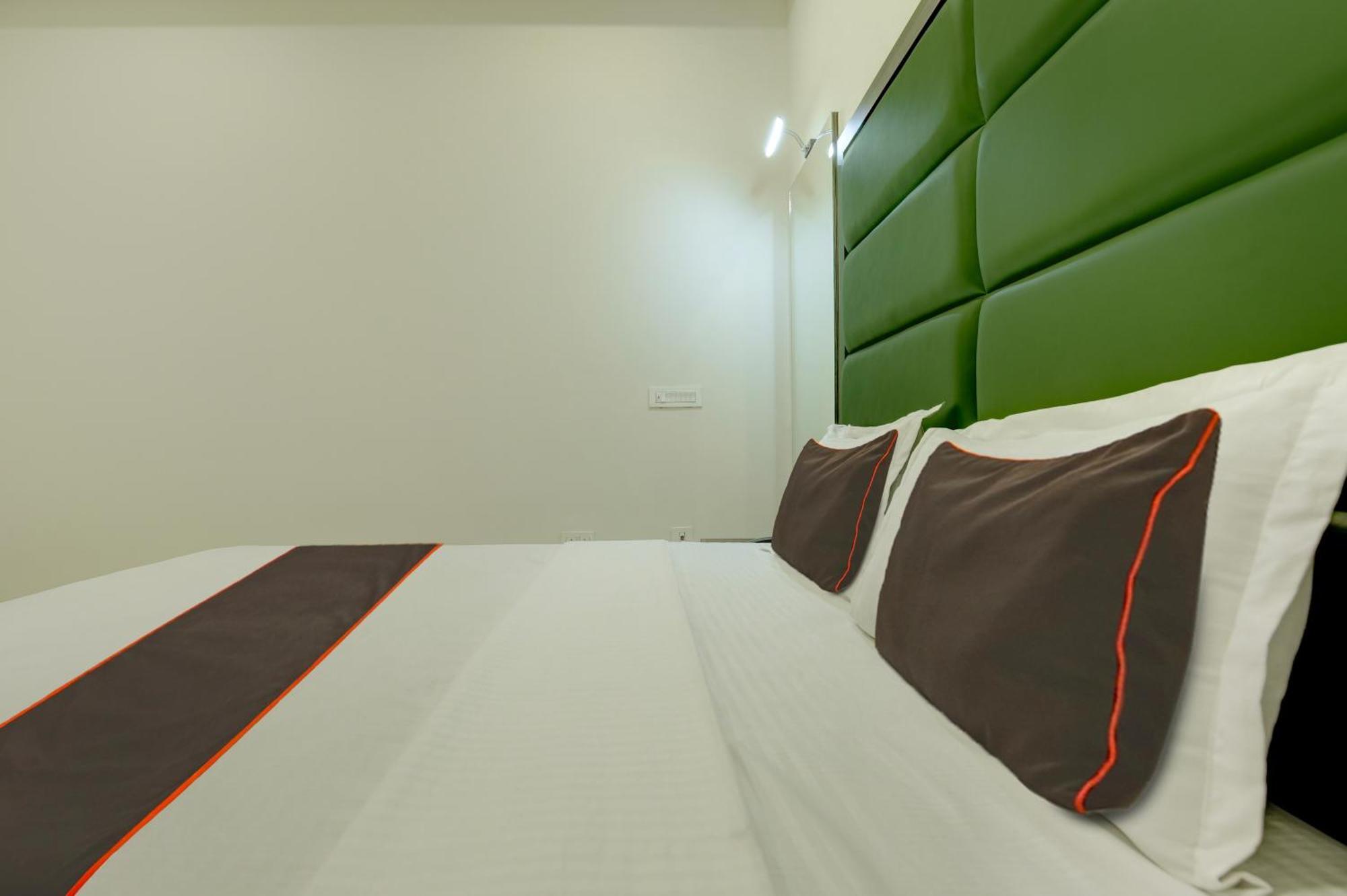 Super Collection O Ovel Hotel Grand Abadpura Exterior foto