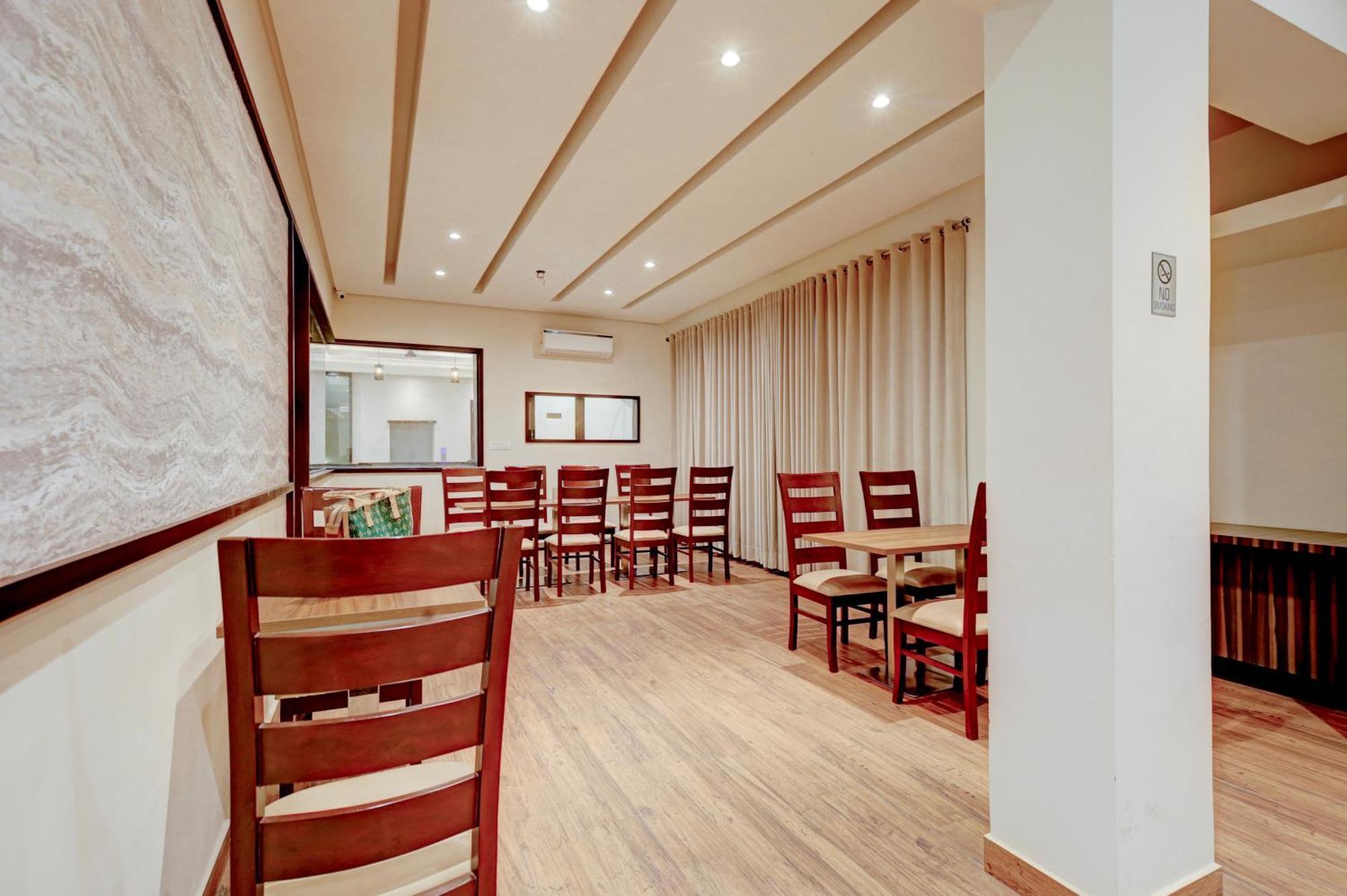 Super Collection O Ovel Hotel Grand Abadpura Exterior foto